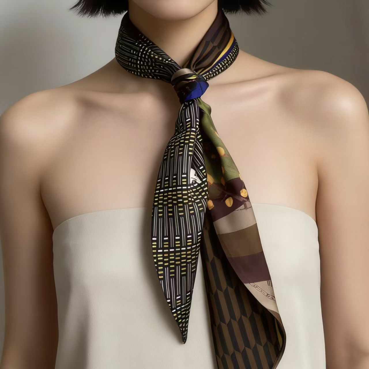 Foulard di lusso in seta satin - Women Bags On Sale recensione e prezzo